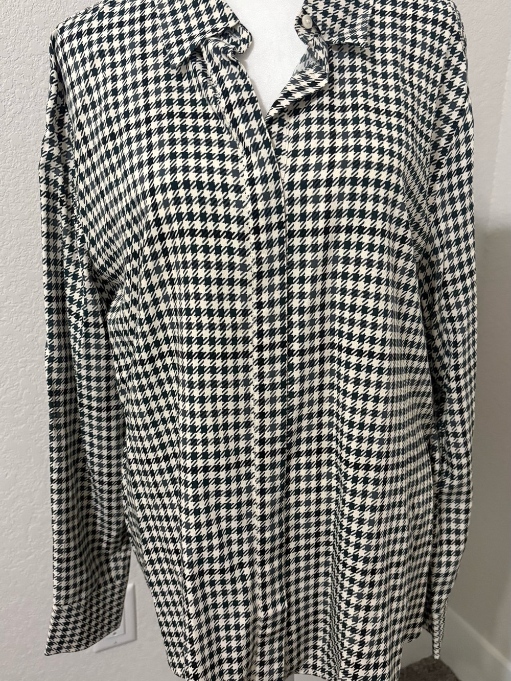 Ann Taylor Factory Houndstooth Button-Down Shirt